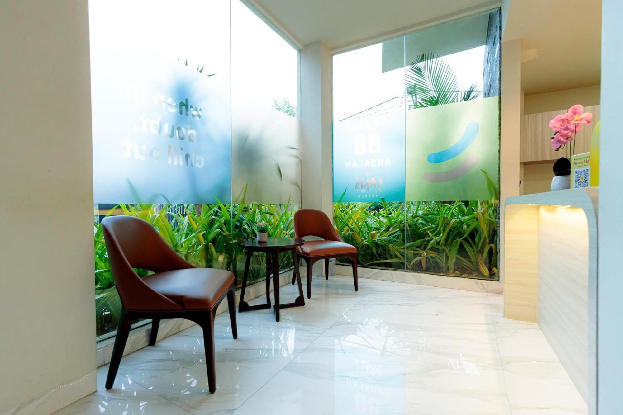 Sans Hotel 88 Andalan Surabaya By Reddoorz Exterior foto