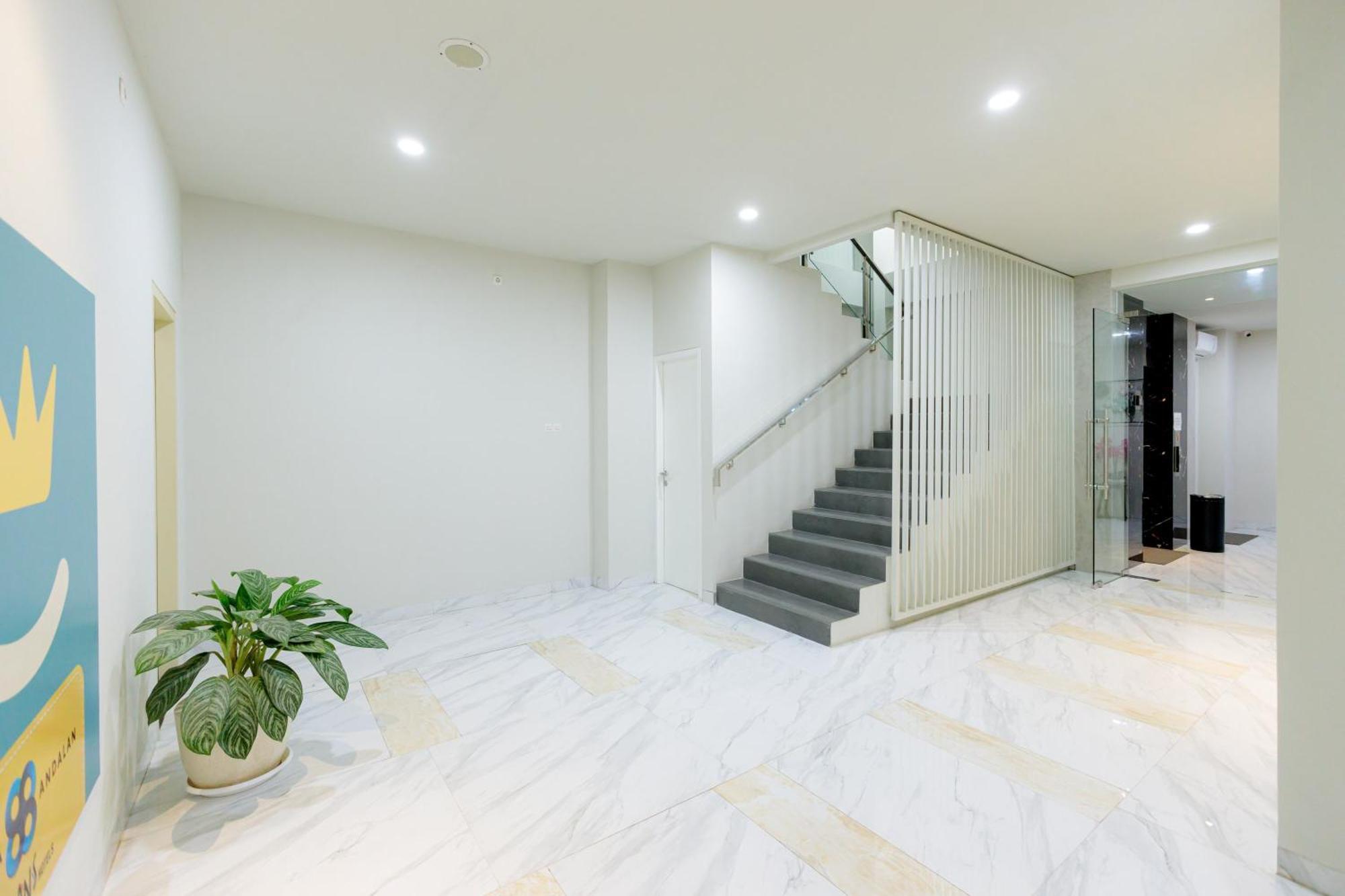 Sans Hotel 88 Andalan Surabaya By Reddoorz Exterior foto
