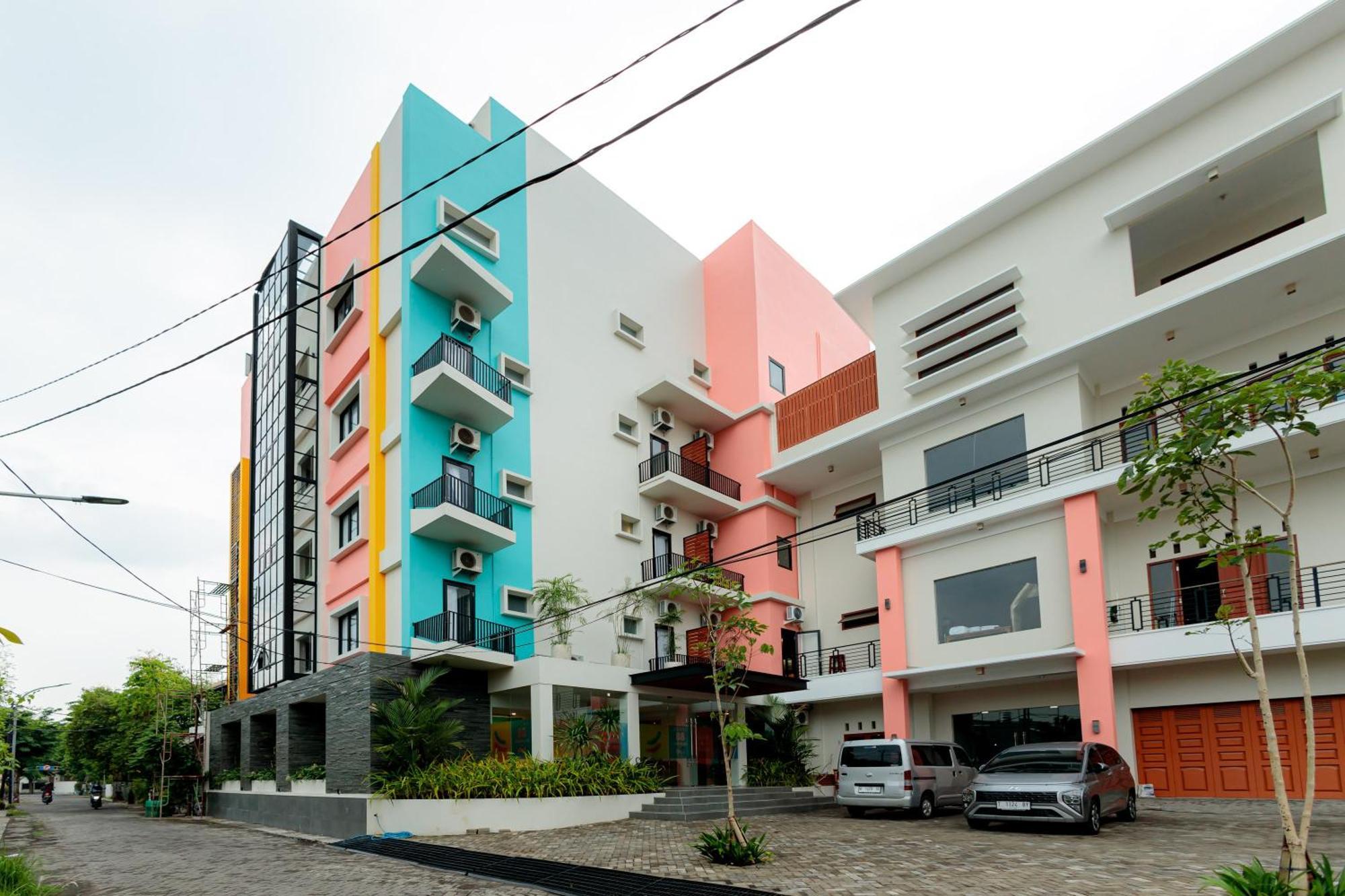 Sans Hotel 88 Andalan Surabaya By Reddoorz Exterior foto
