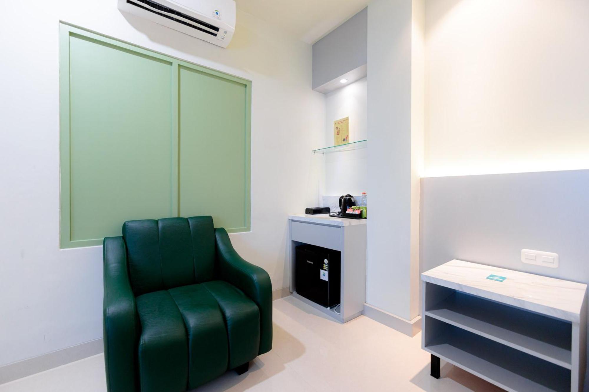 Sans Hotel 88 Andalan Surabaya By Reddoorz Exterior foto