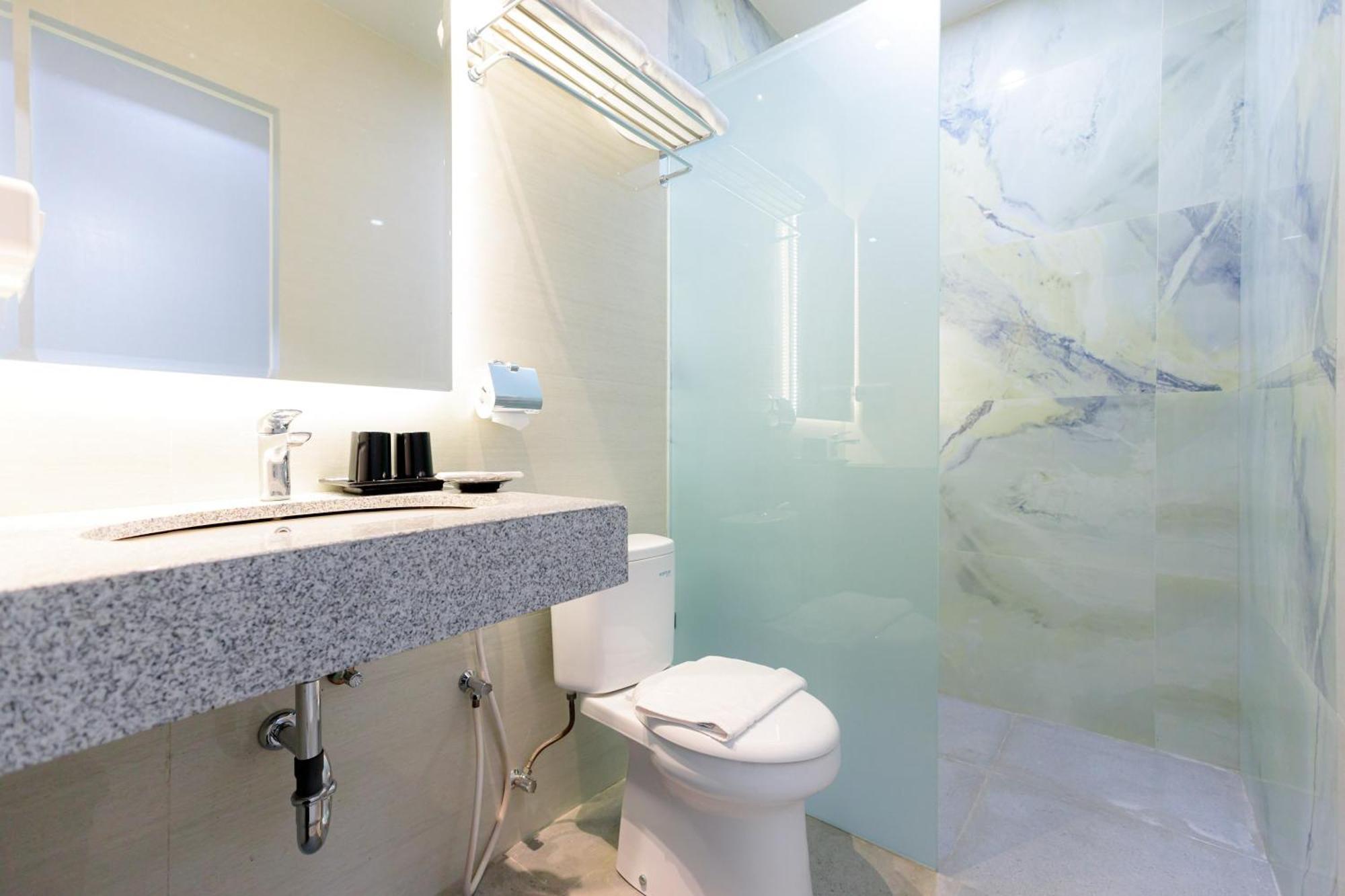Sans Hotel 88 Andalan Surabaya By Reddoorz Exterior foto